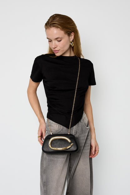 Borsa principessa con accento dorato a C