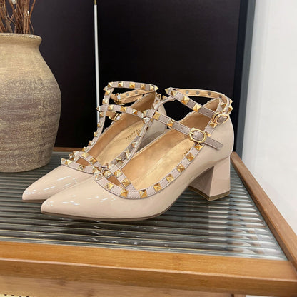 Scarpe con Tacco Alto a Blocco – Punta a Spillo, Rivetti e Cinturino alla Caviglia