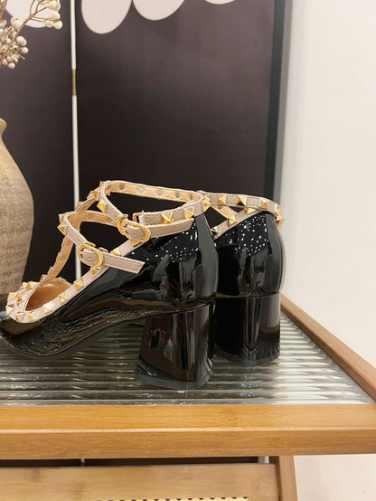 Scarpe con Tacco Alto a Blocco – Punta a Spillo, Rivetti e Cinturino alla Caviglia