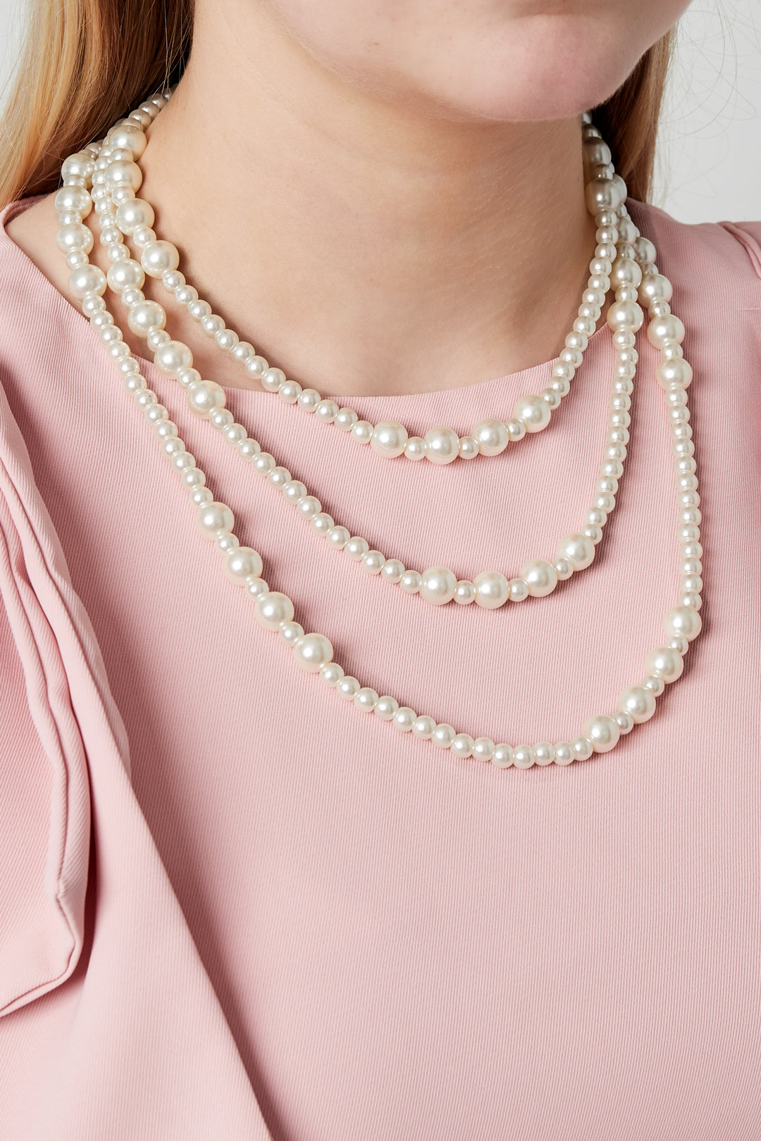Collana a strati di piccole perle