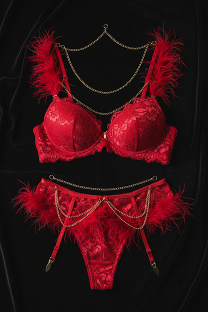 Set Lingerie MUSE 3 Pezzi – Pizzo con Piume e Dettagli a Catena