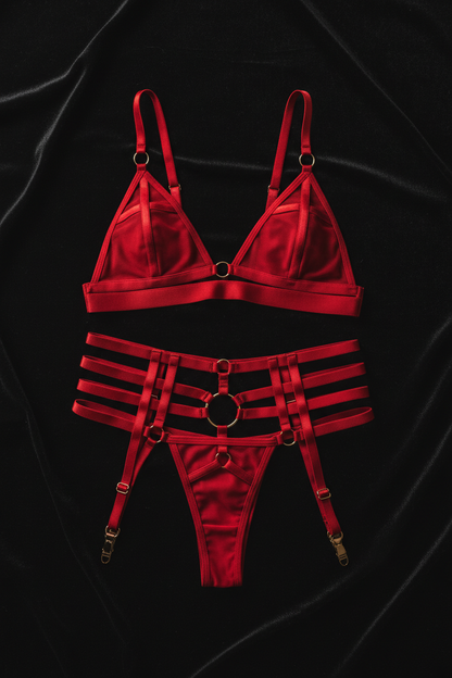 Set Lingerie THIRST 3 Pezzi – Bralette Mesh con Dettagli Dorati